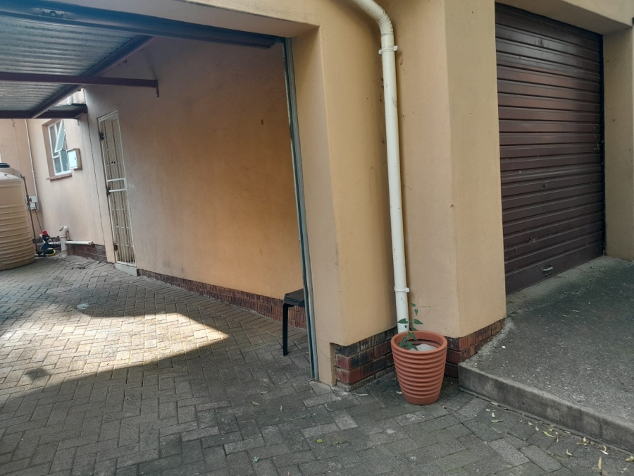 3 Bedroom Property for Sale in Geelhoutpark North West